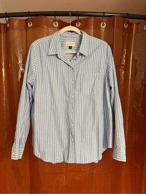 Universal Thread Light Blue and White Striped Button-Up Shirt